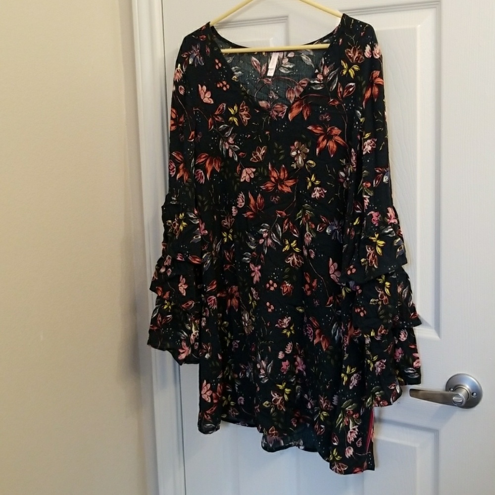 Cute green floral top